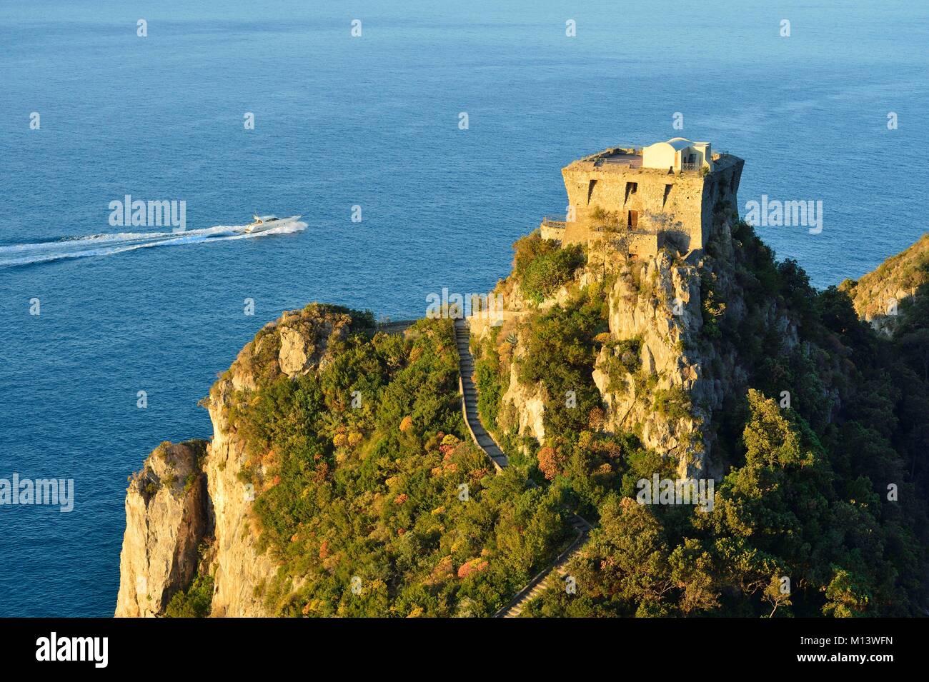 Italy, Campania region, Amalfi Coast listed as a UNESCO World Heritage Site, Conca dei Marini, Capo di Conca Stock Photo