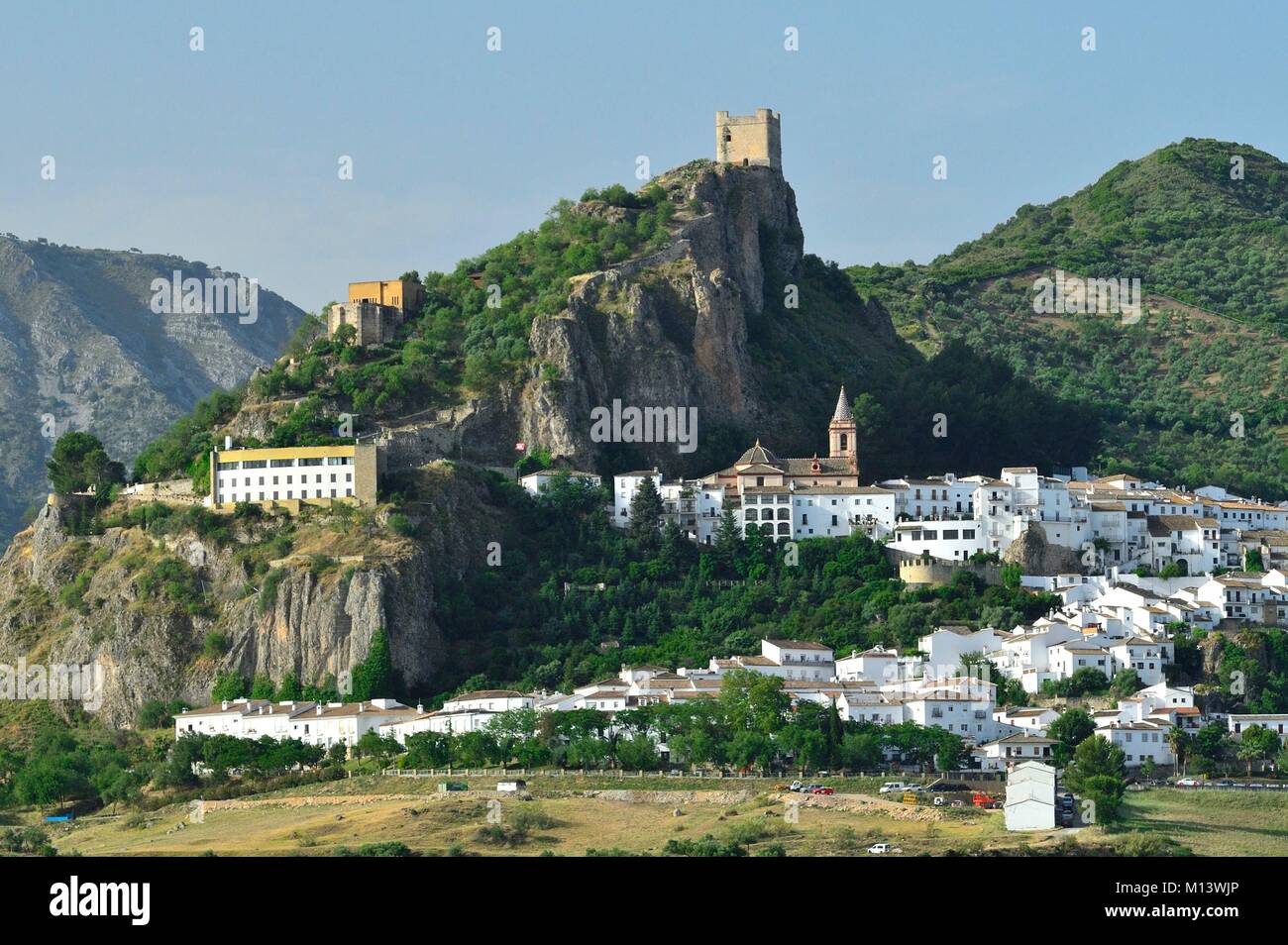 White mountain village of zahara de la sierra hi-res stock photography ...
