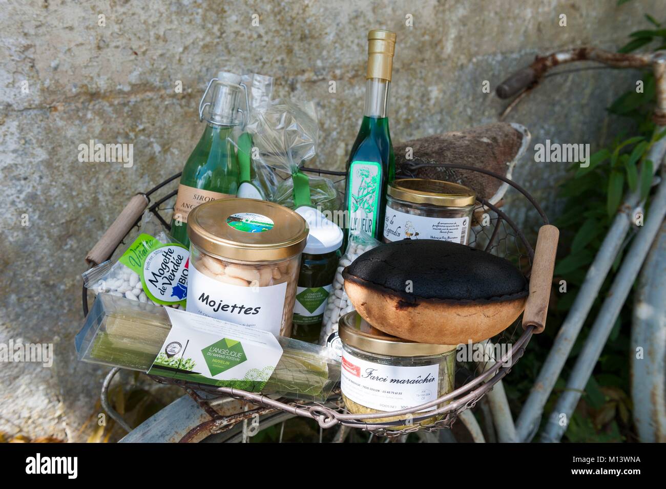 France, Deux Sevres, Coulon, labeled the Most Beautiful Villages of France, Marais Poitevin interregional park labeled Grand Site of France, Marais Poitevin, Green Venice, regional products, mojettes, candied angelica, angelica syrup, liqueur angelica, stuffed pie, cheese cake Stock Photo