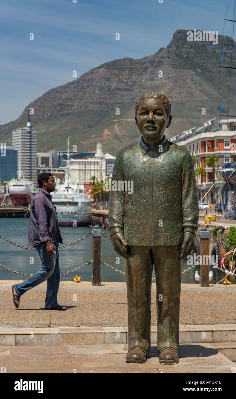 Nelson mandela statue cape town hires stock photography and images Alamy