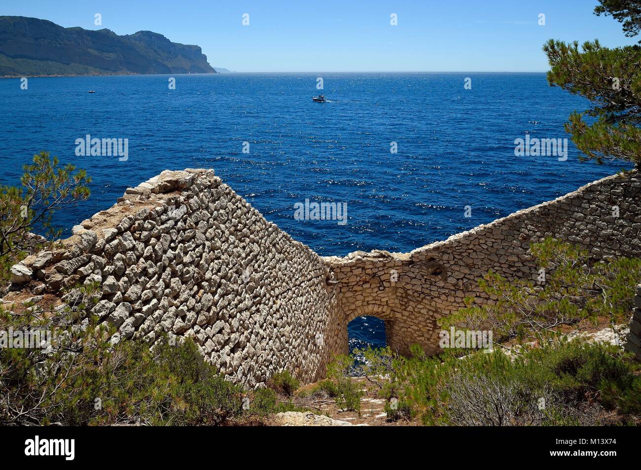 France, Bouches du Rhone, Cassis, National Park of the Calanques, Cassis bay, Cacau Point, one of the Hoppers Stock Photo
