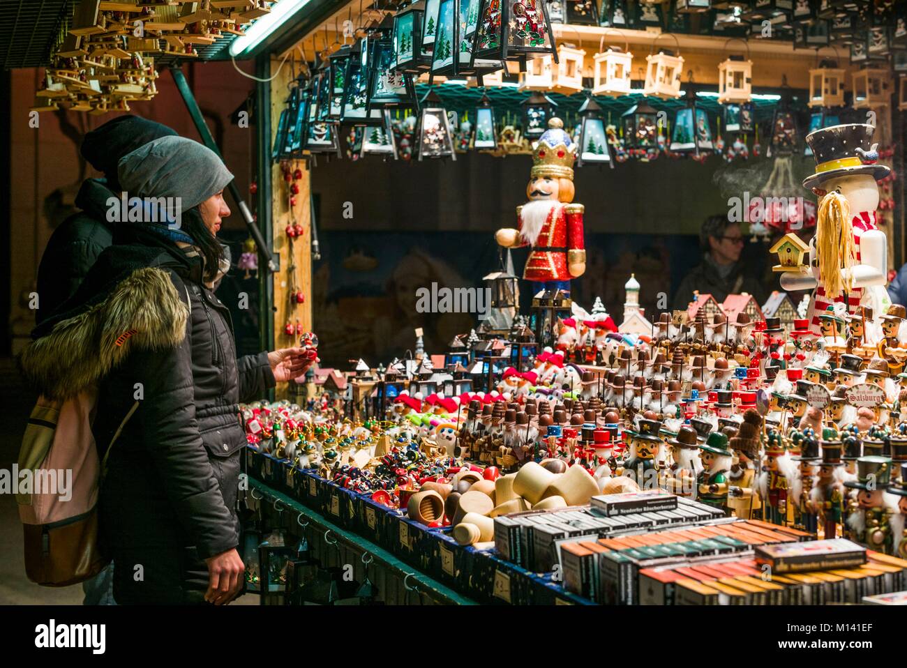 lip lont gezond verstand Europe european toy shop hi-res stock photography and images - Alamy