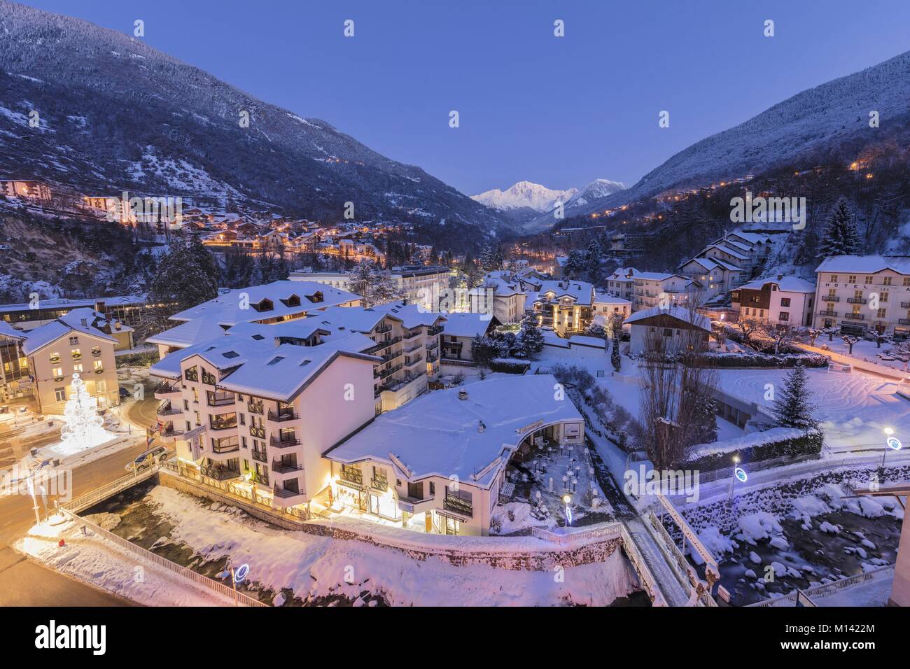 Brides les bains hi-res stock photography and images - Alamy
