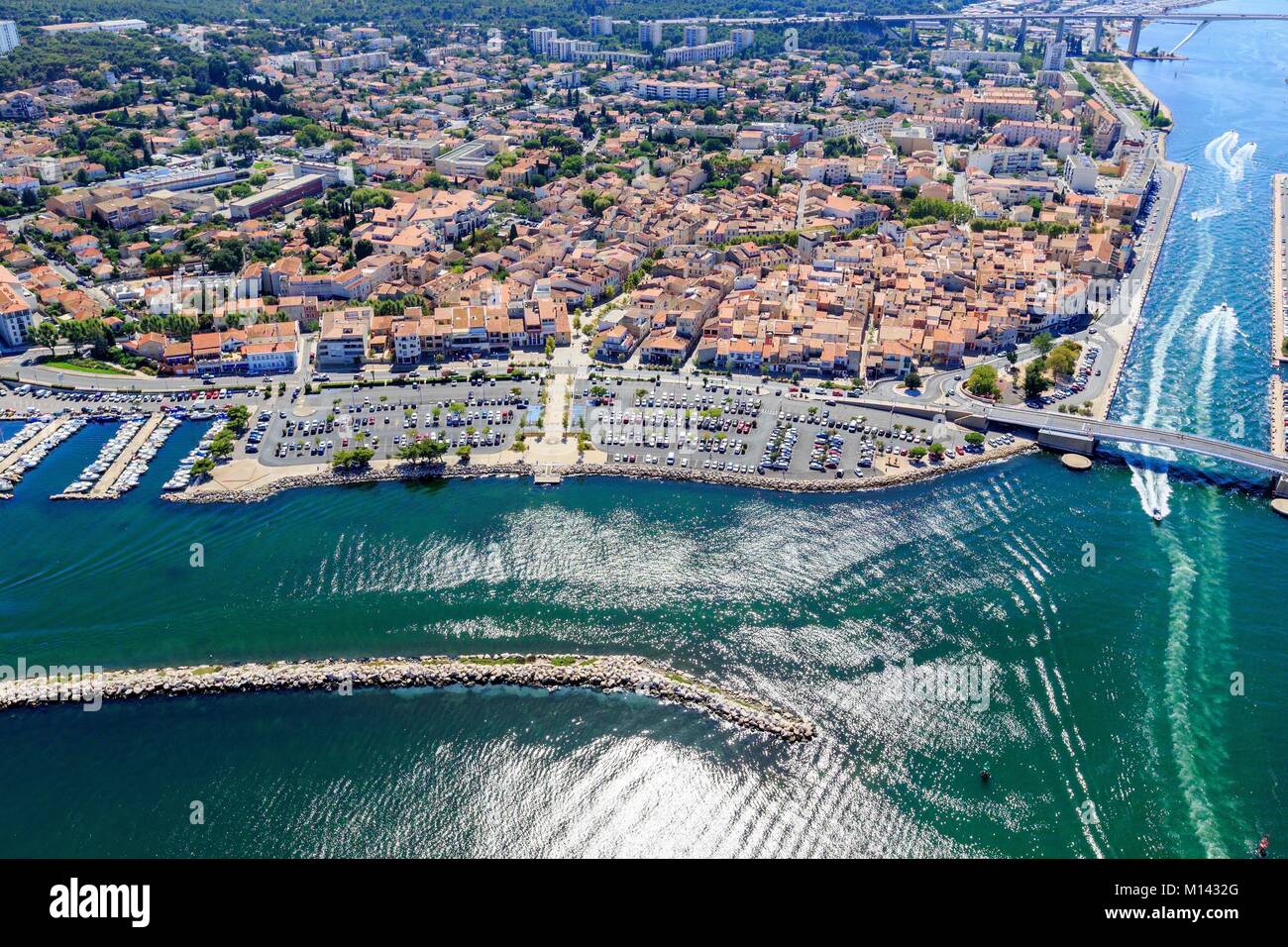 France, Bouches du Rhone, Martigues, district of Jonquieres, Canal of Marseille to the Rhone, Port of Jonquieres (aerial view) Stock Photo
