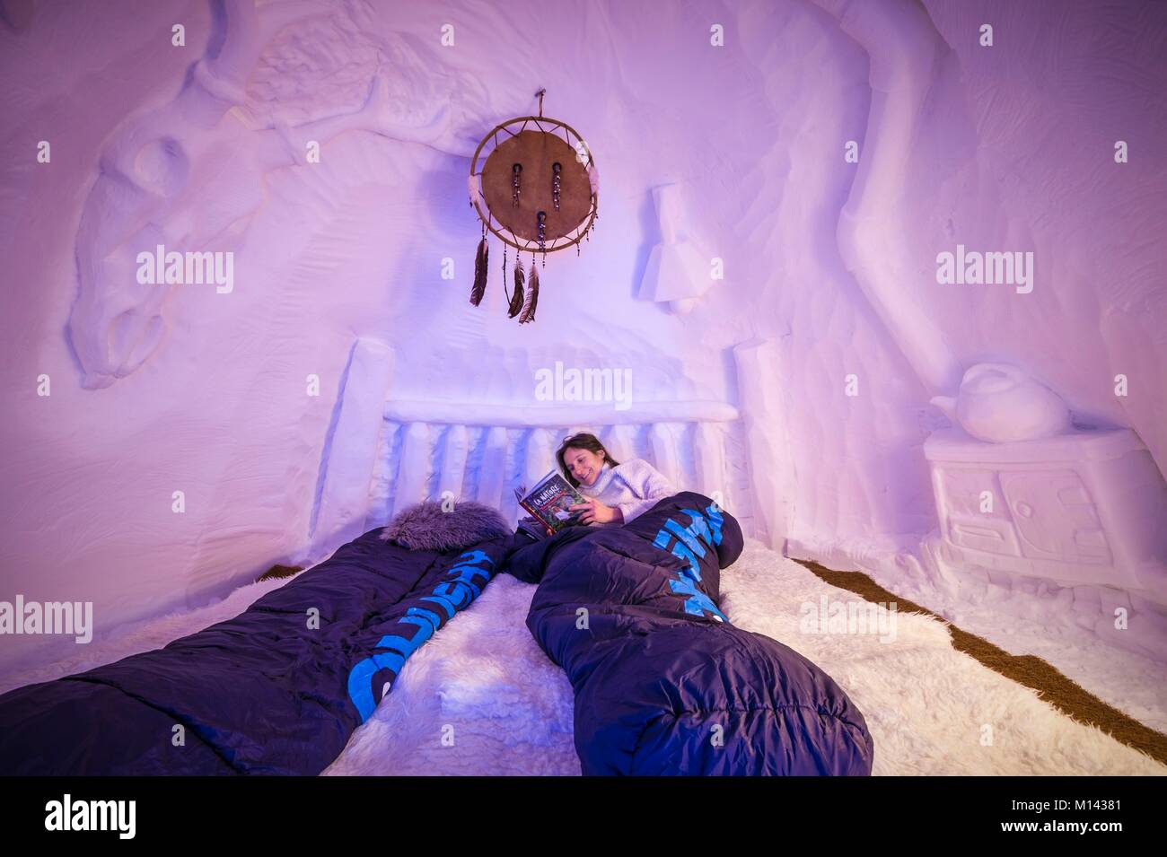 France, Savoie, Tarentaise valley, Vanoise massif, Arcs 2000 ski resort, a night in the trapper's bedroom, in the igloo village sculpture gallery, during the winter season 2017-2018 Stock Photo