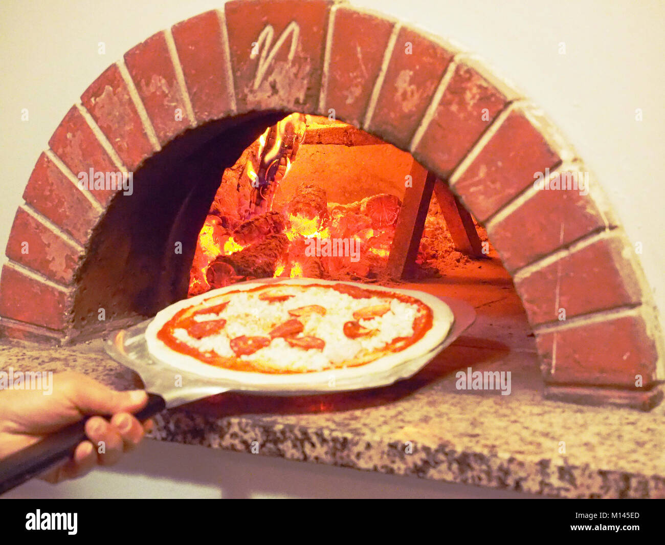 Pizza oven old hires stock photography and images Alamy