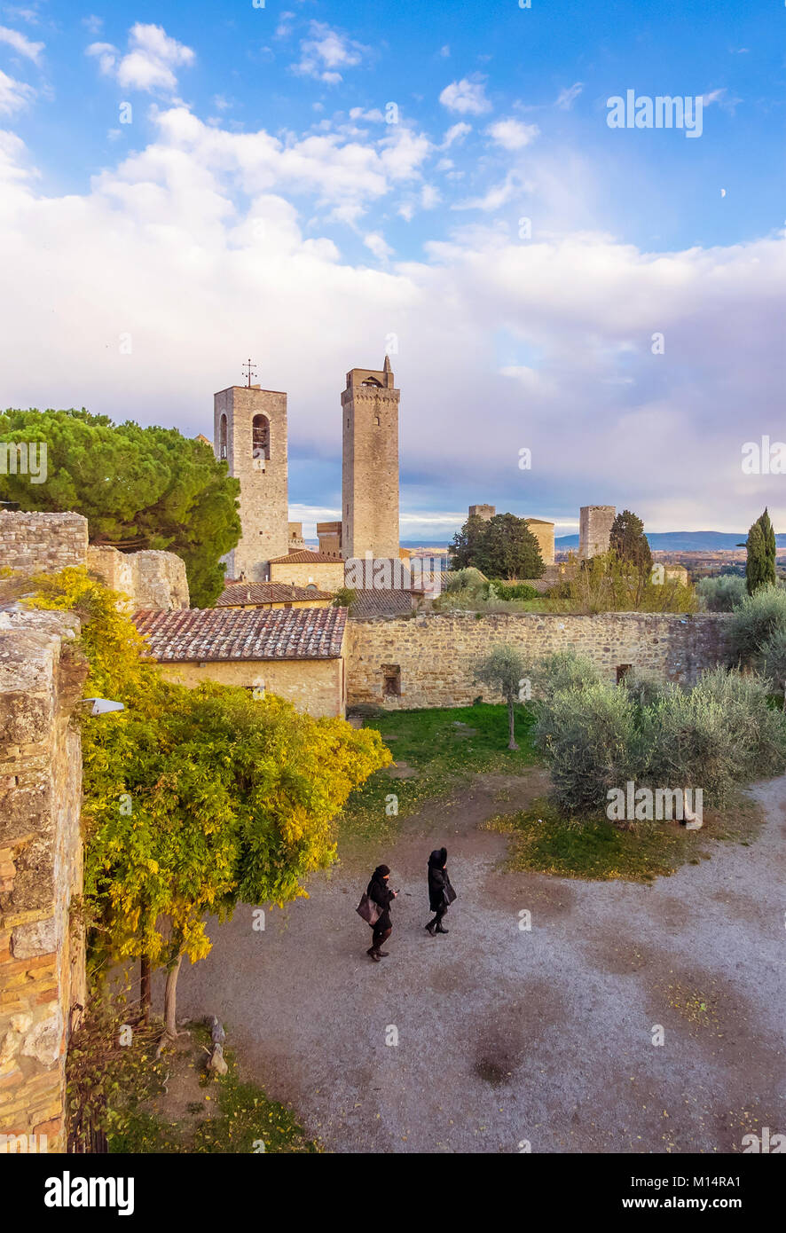 Small walled medieval hill town hi-res stock photography and images - Alamy