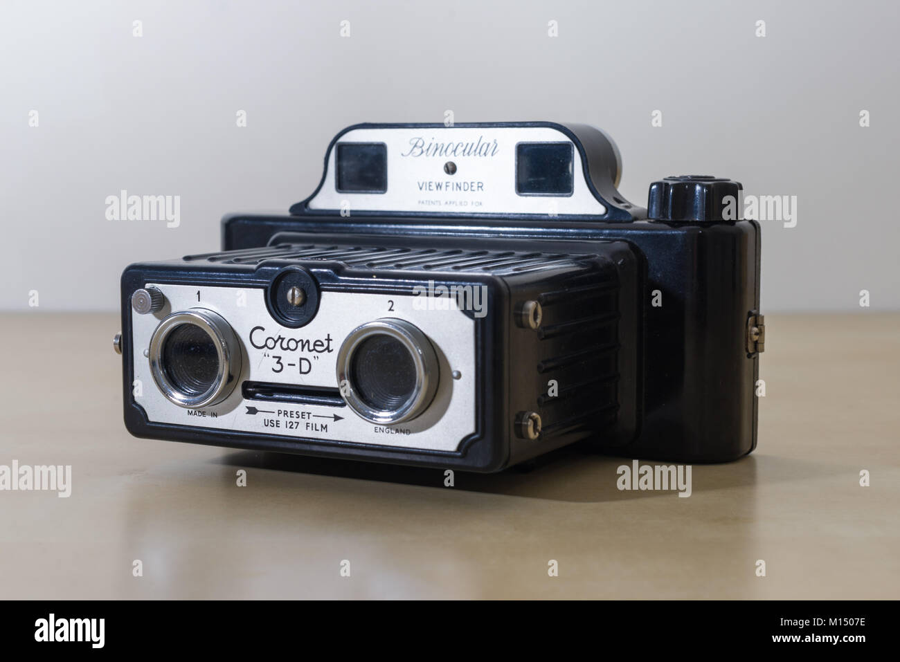 A Coronet 3D Camera binocular version, manufactured by the Coronet Camera Company around 1954, able to take stereoscopic photos on 127 roll film Stock Photo
