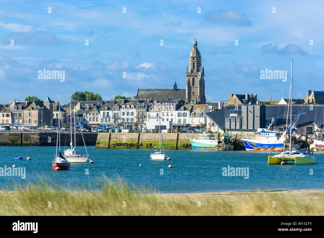 France, Loire Atlantique, Guerande peninsula, Le Croisic, Notre Dame de Pitie church, view from Pointe de Pen Bron Stock Photo