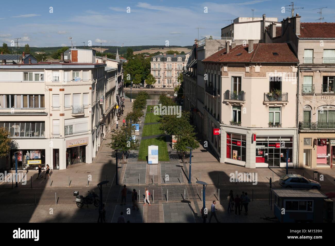 Verdun avenue hi-res stock photography and images - Alamy