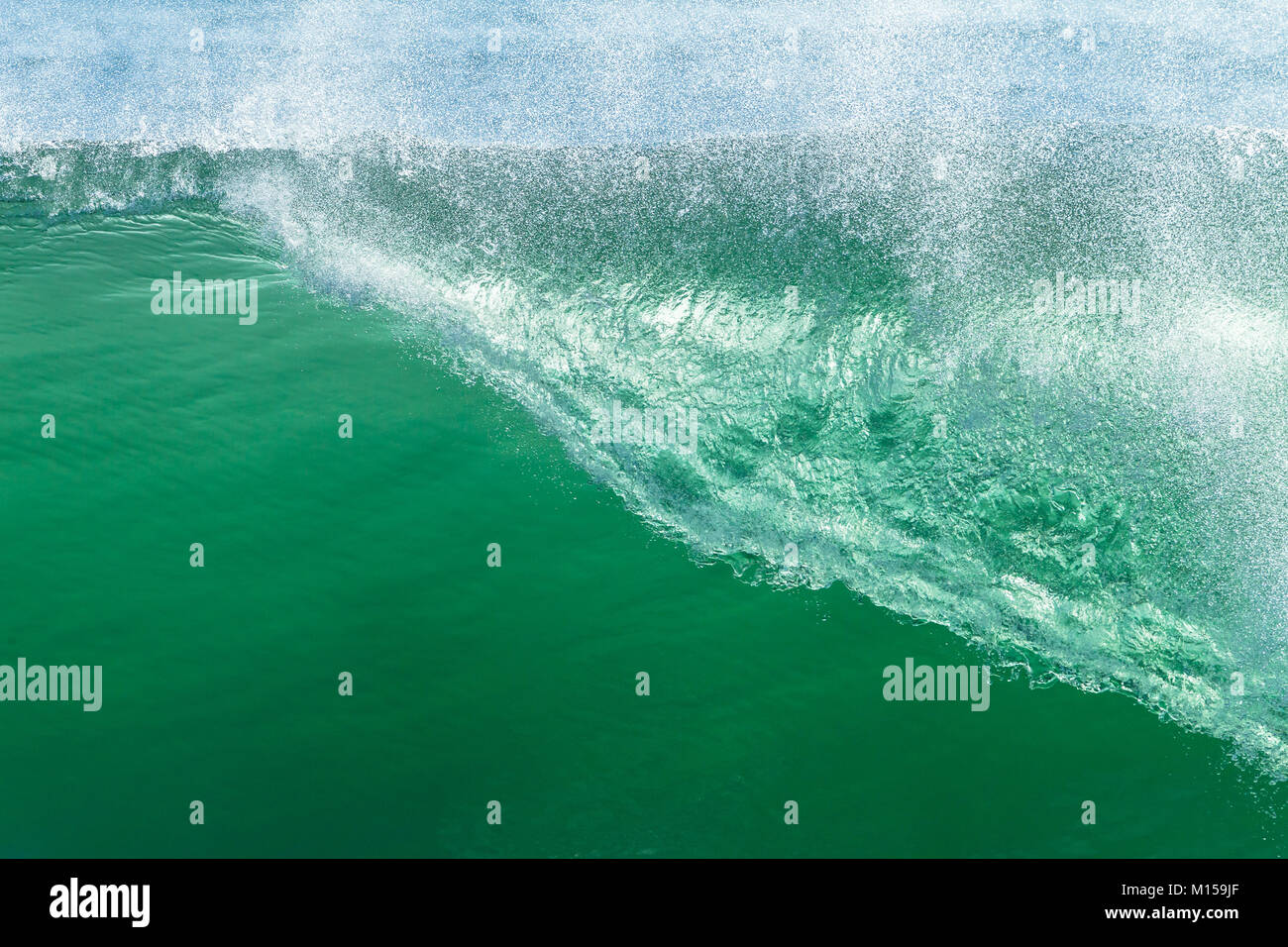 Summer ocean wave crashing hollow water scenic detail Stock Photo - Alamy