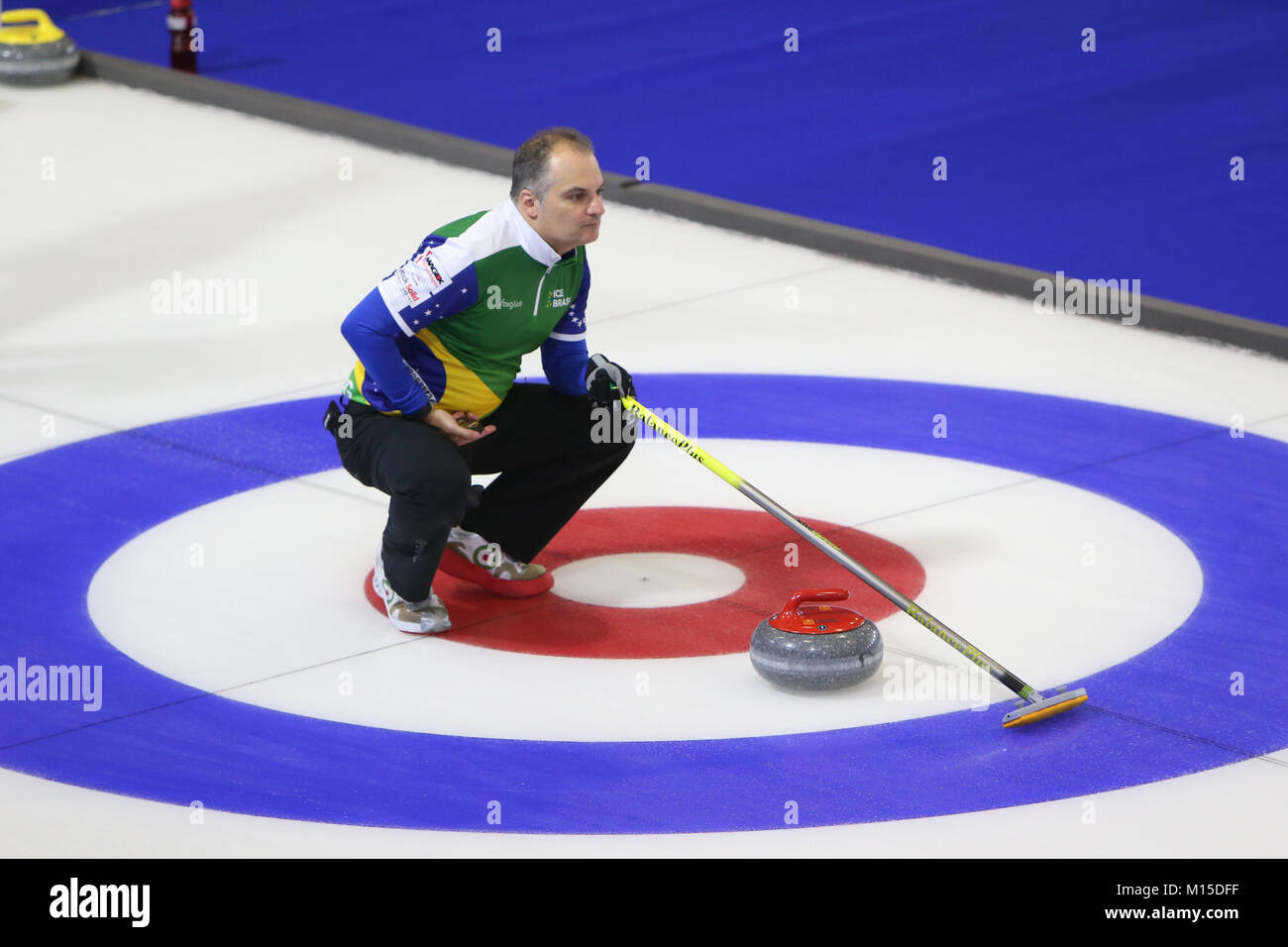 Sport olympics curling men hires stock photography and images Alamy