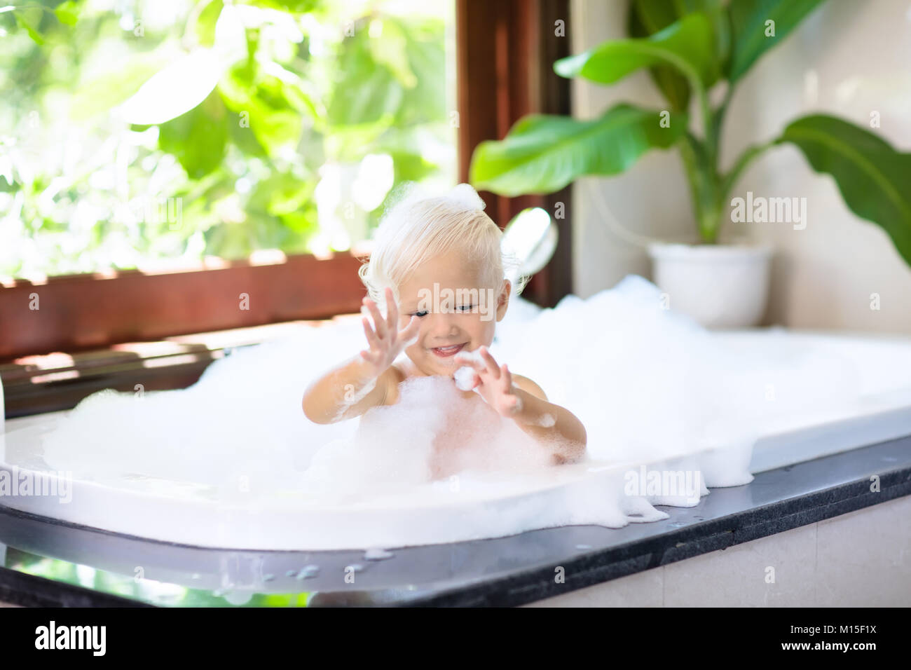 Kids hygiene hi-res stock photography and images - Alamy