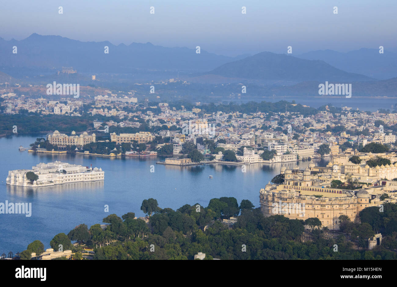 The majestic City Palace on Lake Pichola, Udaipur, Rajasthan, India Stock Photo