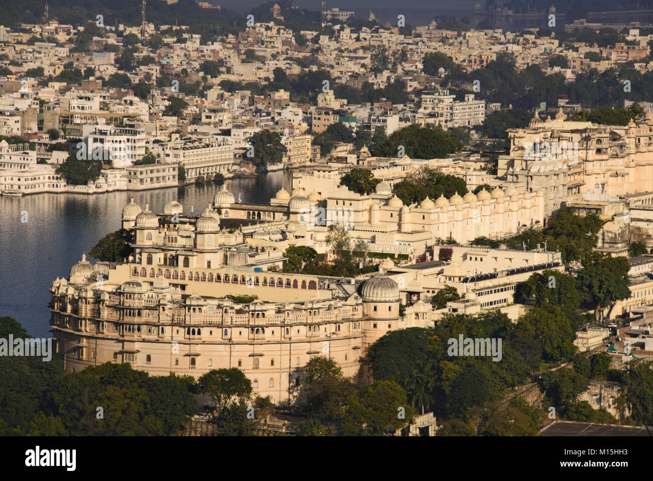 The majestic City Palace on Lake Pichola, Udaipur, Rajasthan, India Stock Photo