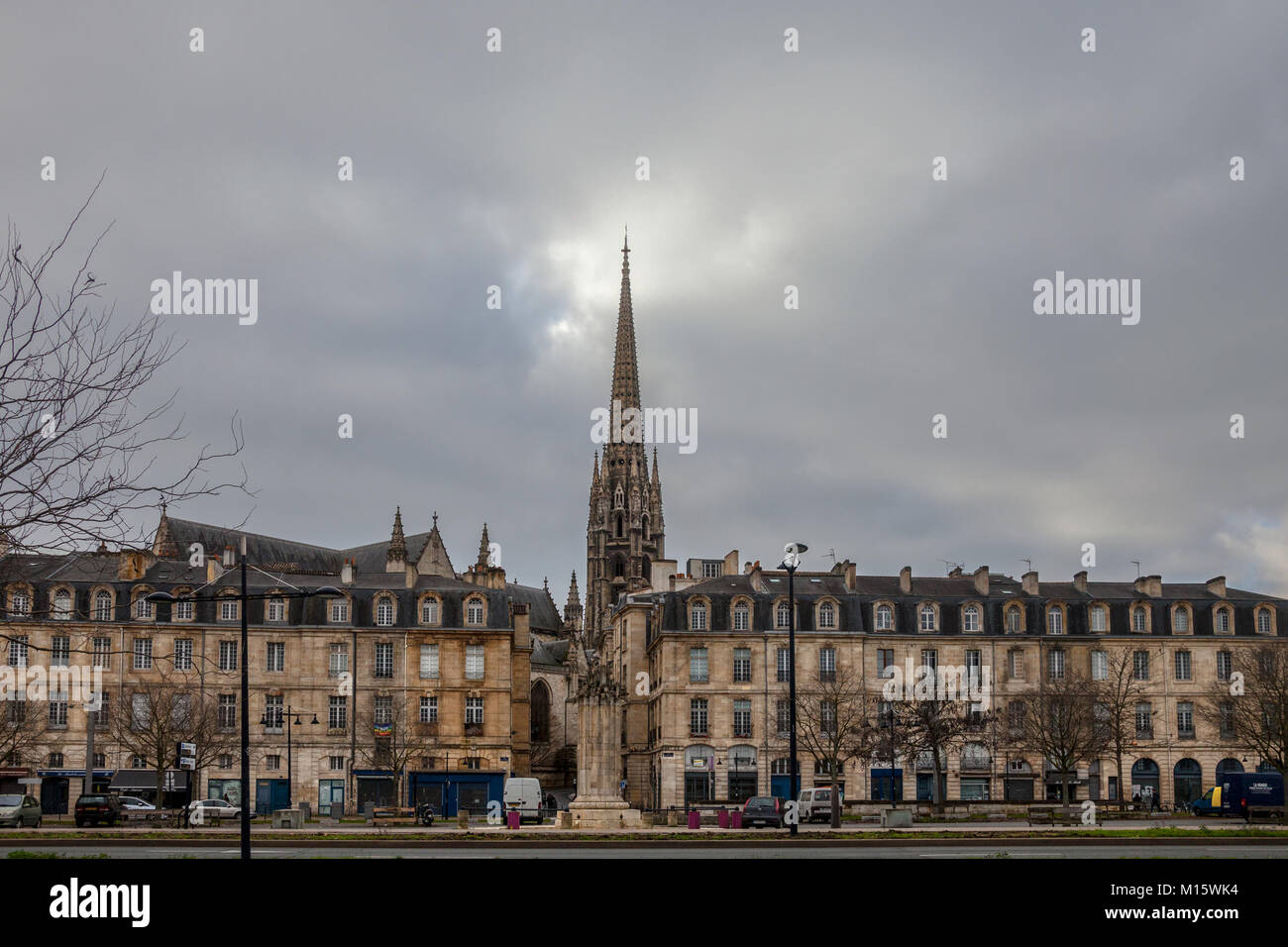 BORDEAUX, FRANCE - DECEMBER 24, 2017: St Michel Basilica (Basilique Saint Michel) with its iconic tower in the city center of Bordeaux. This gothic ch Stock Photo