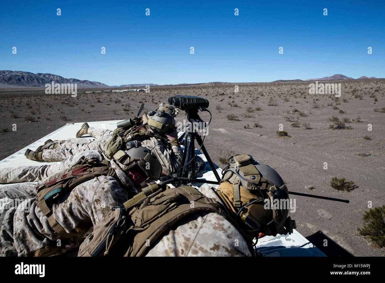Marines with 3rd Reconnaissance Battalion, 3rd Marine Division, 3rd ...