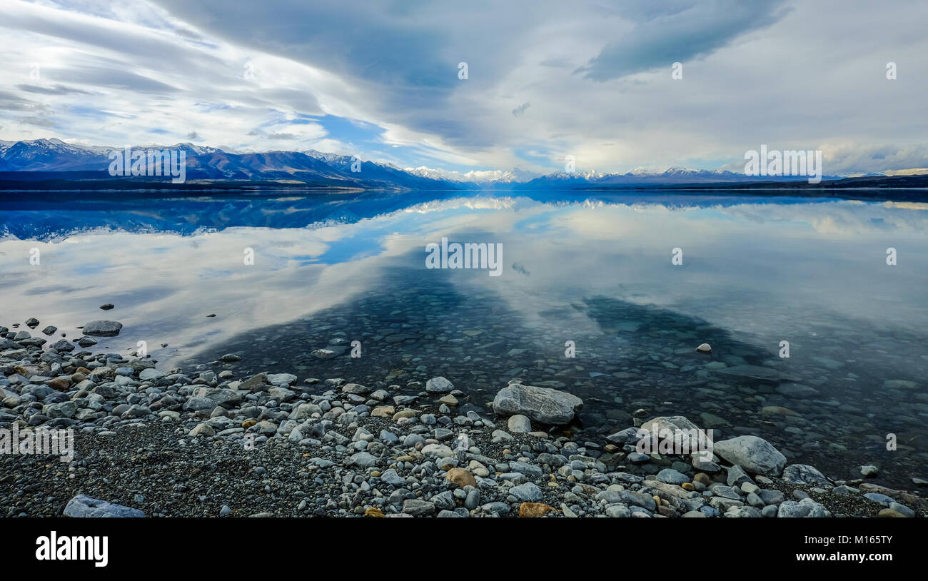 Reflection Lake Manapouri of South Island, New Zealand Stock Photo - Alamy