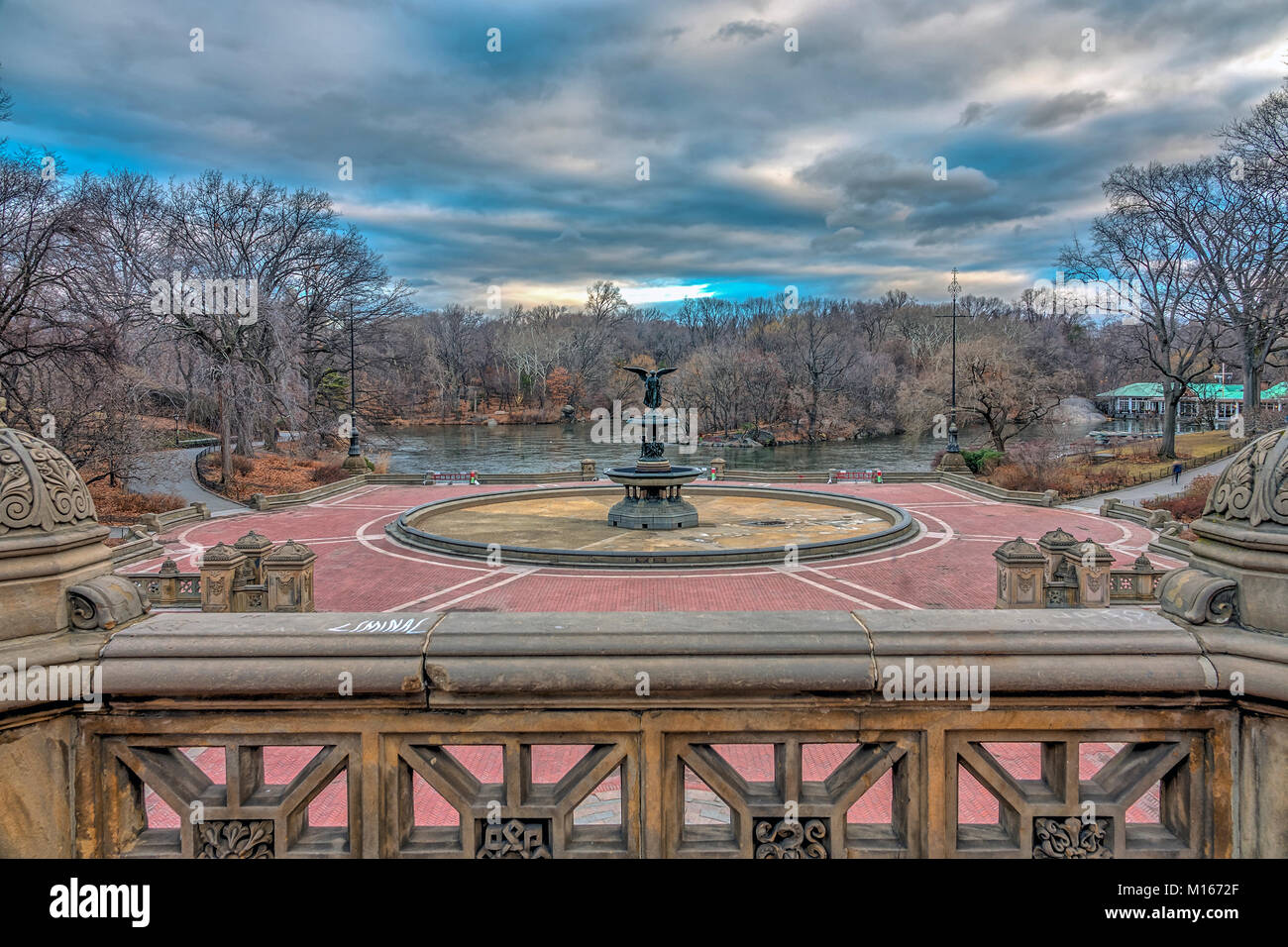 Bethesda Terrace and Fountain overlook The Lake in New York City's Central  Park Stock Photo - Alamy