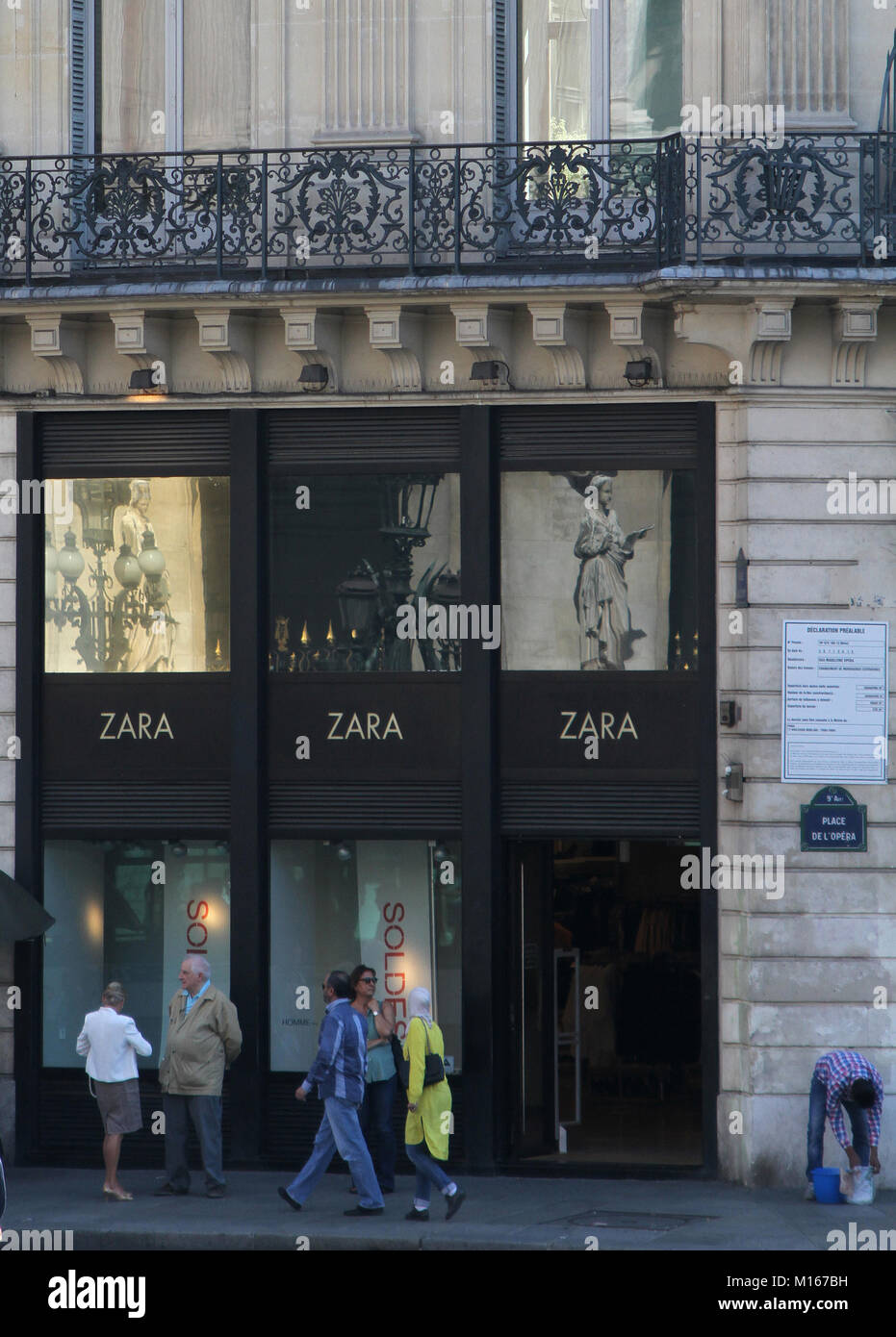 A Zara store on the Place de L'Opera street, Paris, France Stock Photo -  Alamy
