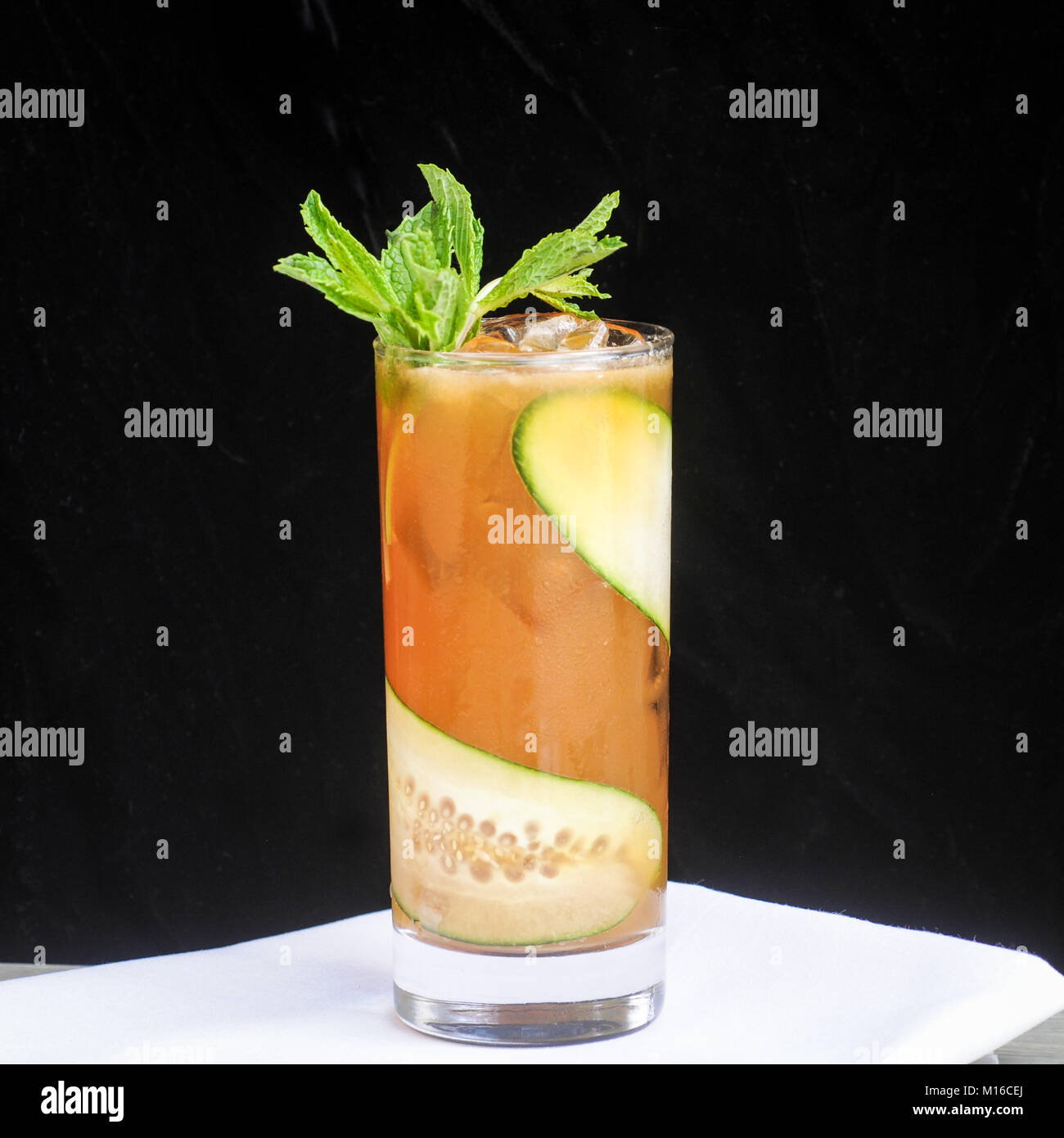Cucumber cocktail hi-res stock photography and images - Alamy