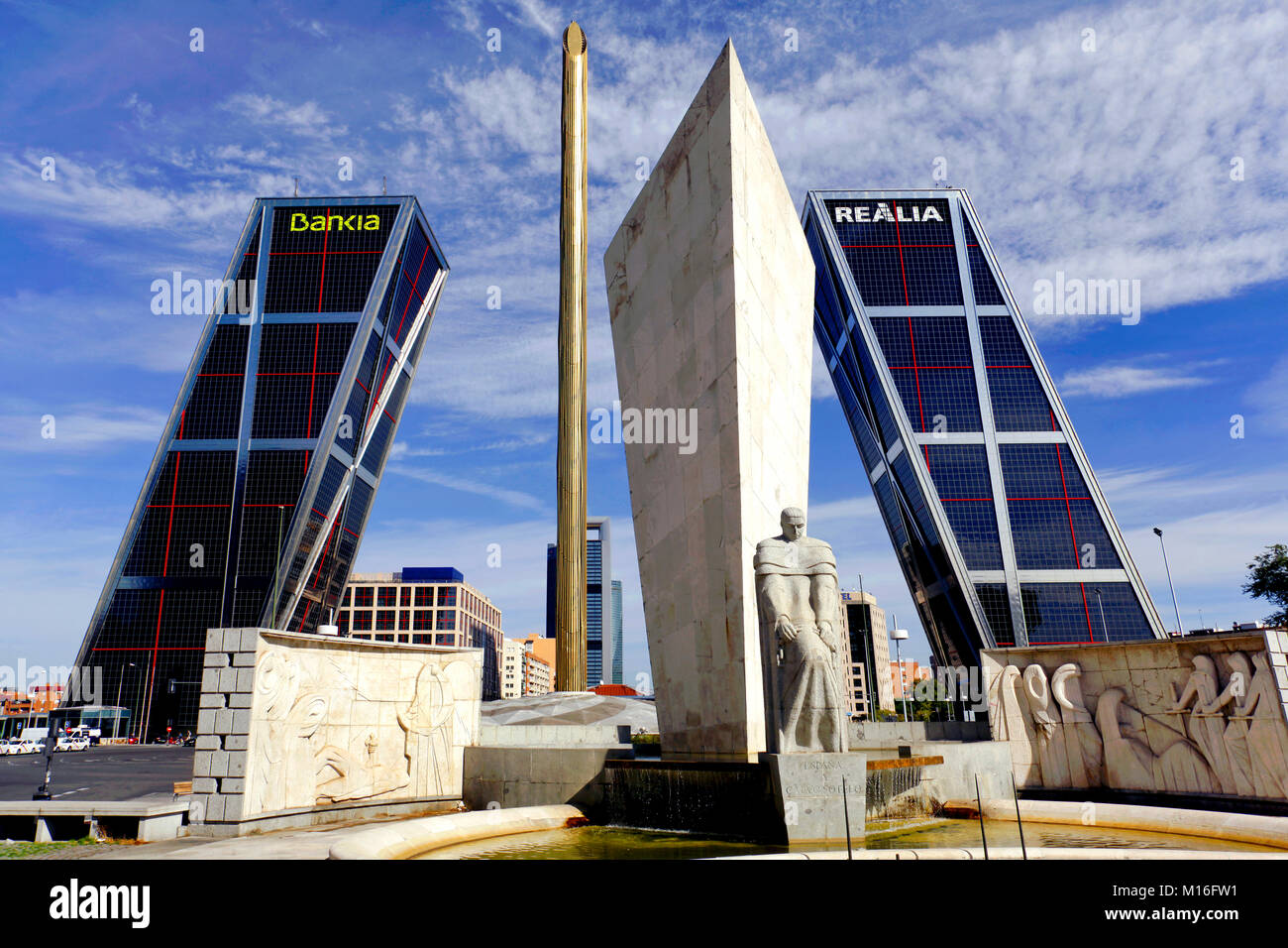 Monument to Calvo Sotelo in front of the KIO Towers, Plaza de Castilla Square, Madrid, Spain Stock Photo