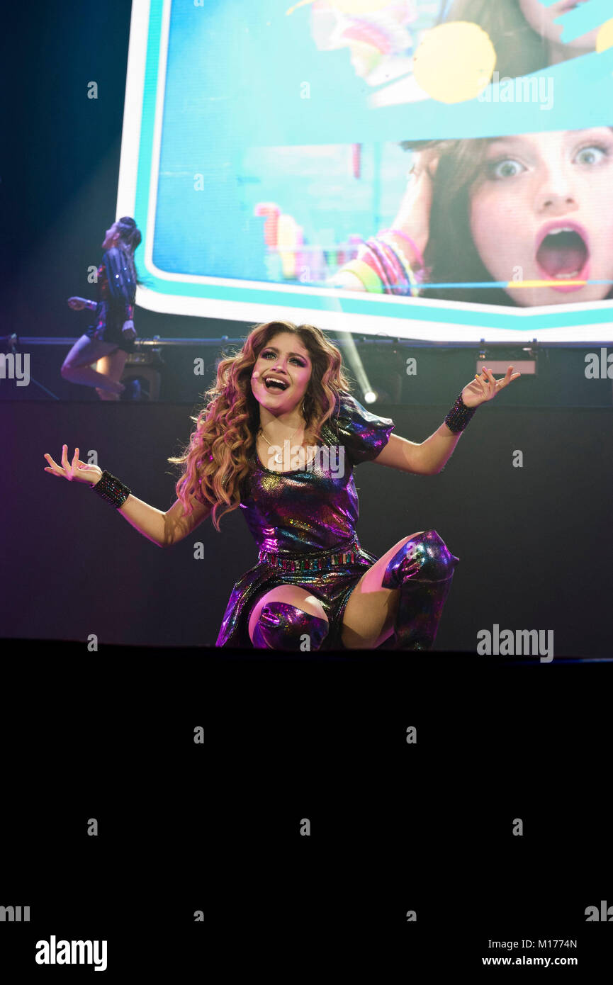 Page 3 Soy Luna High Resolution Stock Photography And Images Alamy