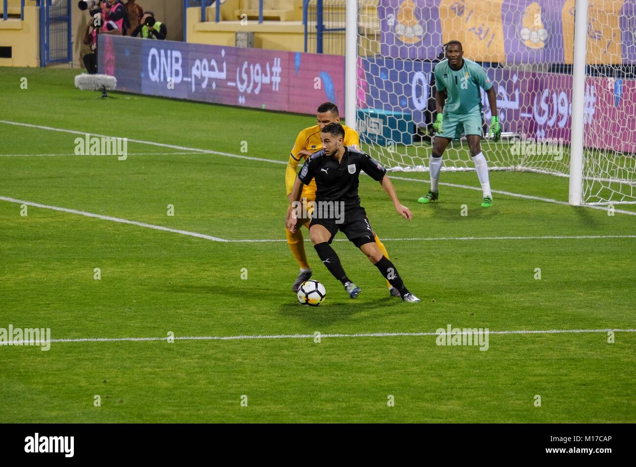Al Gharrafa Vs Al Sadd Qatar Stars League 25 January 18 Featuring Xavi And Wesley Sneijder Stock Photo Alamy