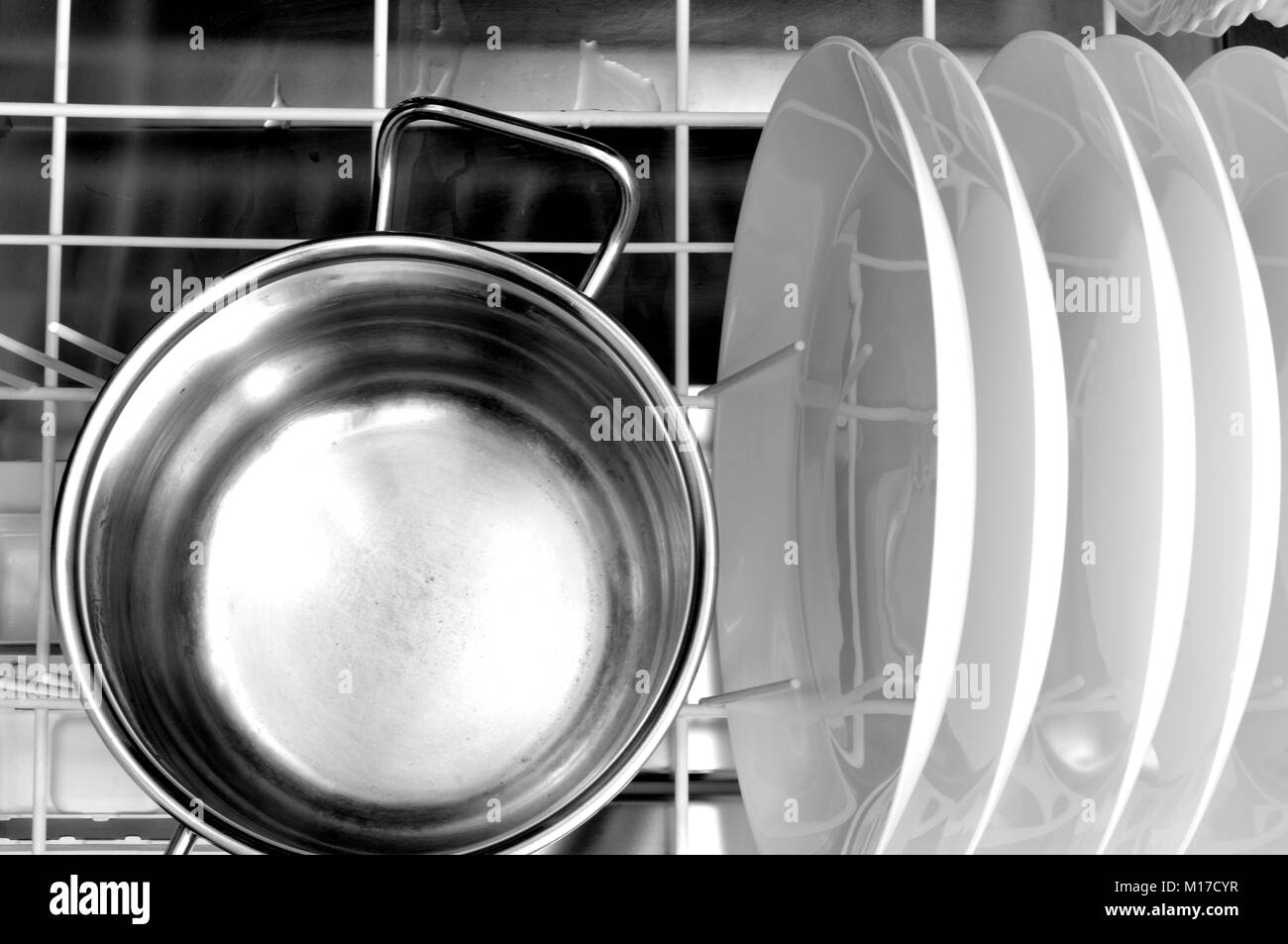 Washing dishes Black and White Stock Photos & Images Alamy