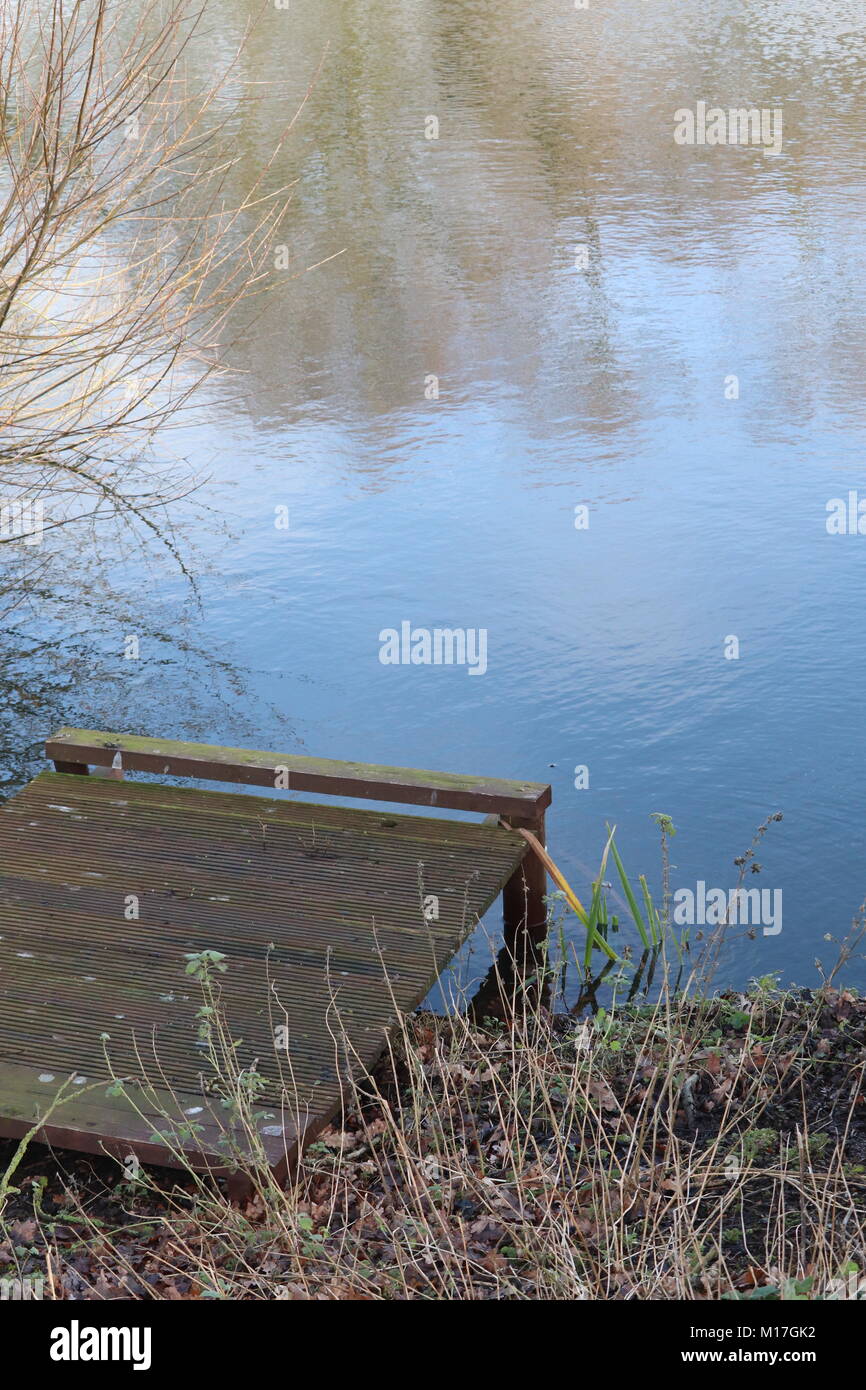 Lake fishing platform hi-res stock photography and images - Page 6 - Alamy