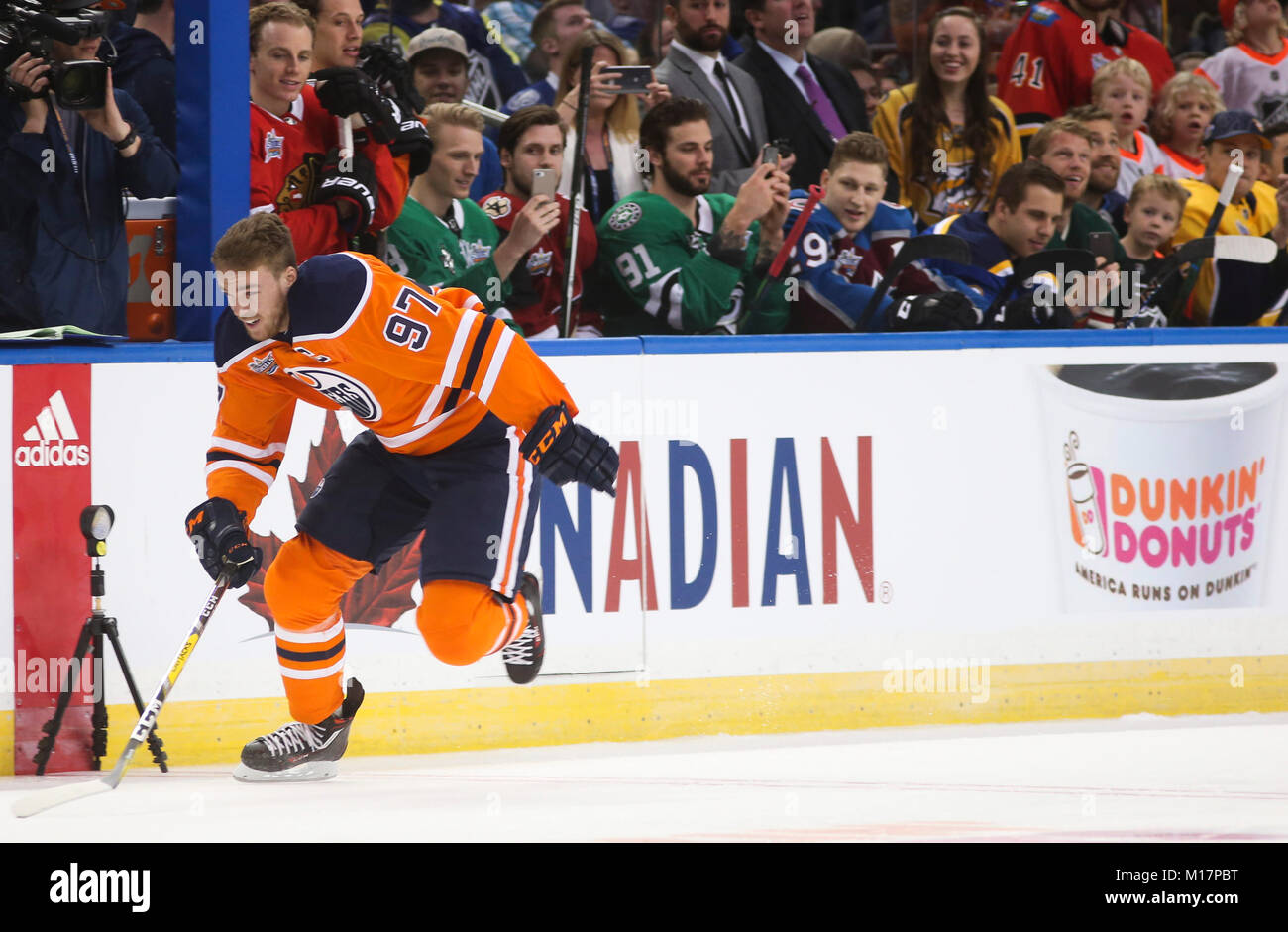 Connor mcdavid hi-res stock photography and images - Alamy