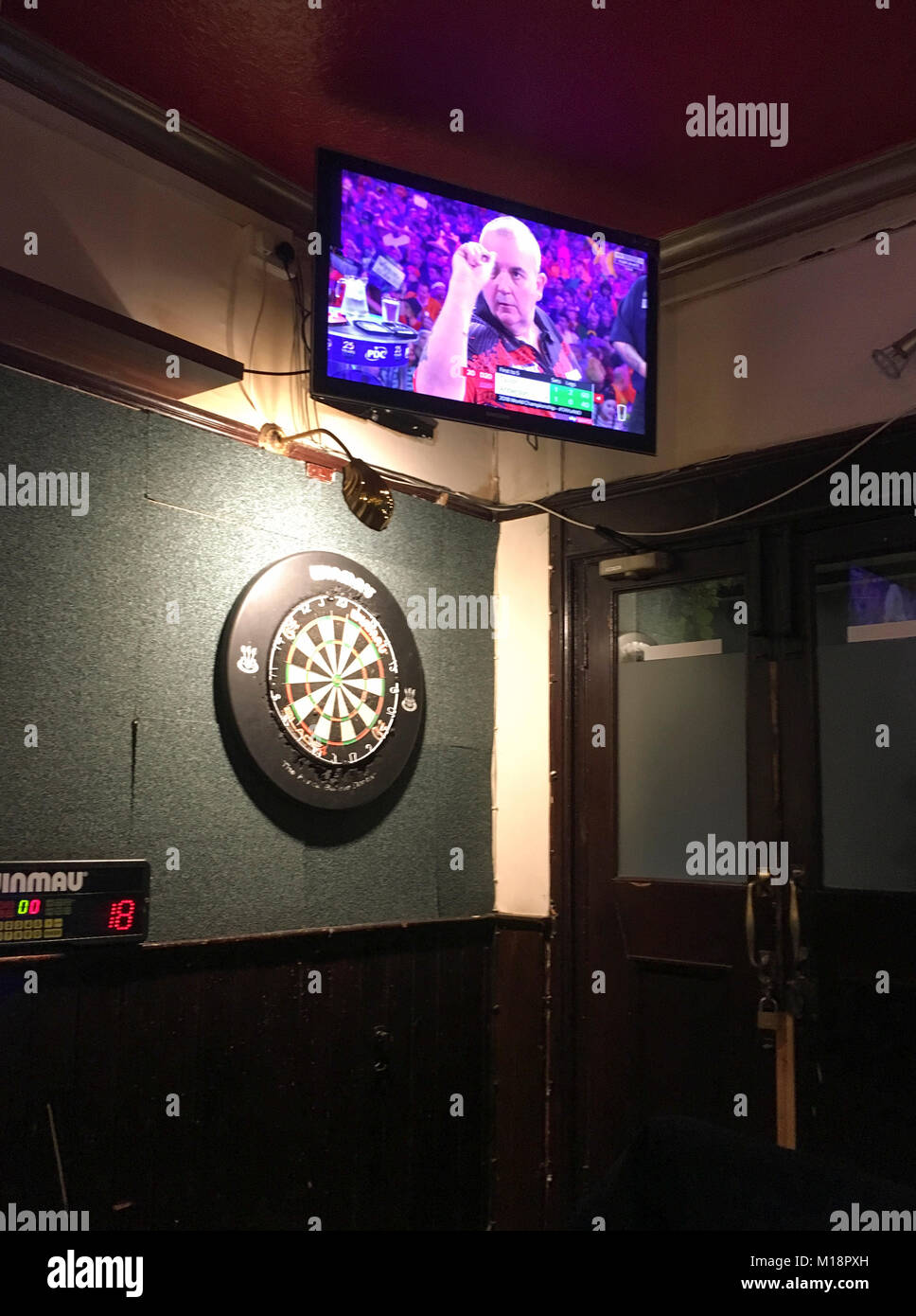Pdc world darts championship hires stock photography and images Alamy
