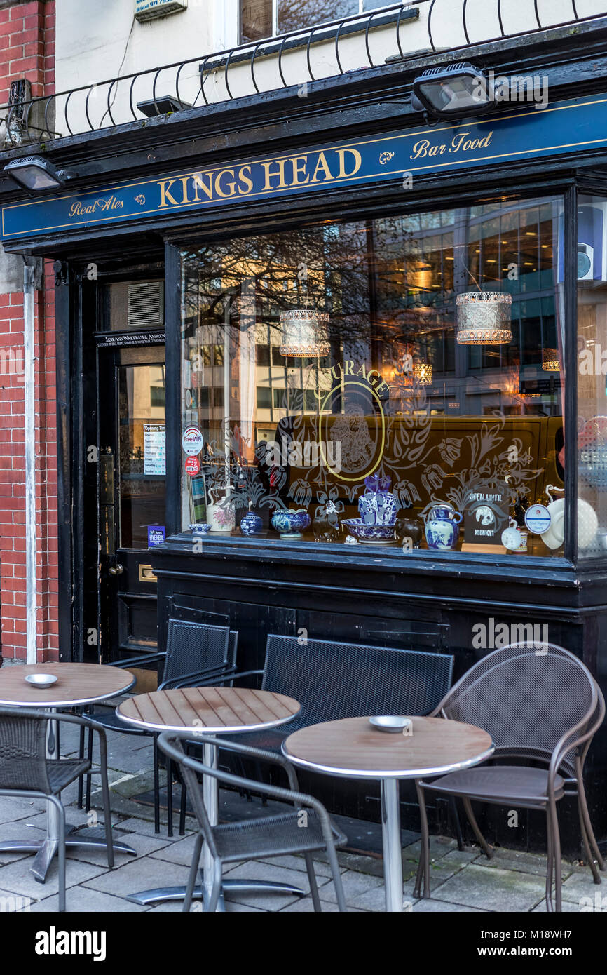 The Kings Head pub on Victoria Street, Bristol, UK. One of the city's many good local pubs Stock