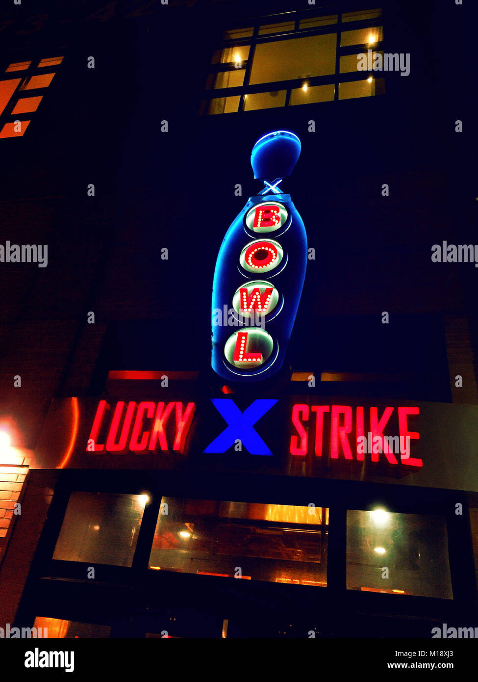 Lucky Strike Manhattan Bowling Alley Sign, NYC, USA Stock Photo Alamy