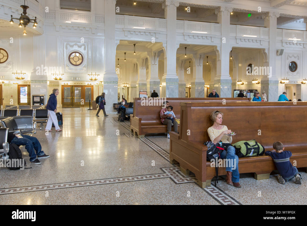 特撮 s.t station 11318 Chinaberry St, Corona, CA 92883 | Redfin