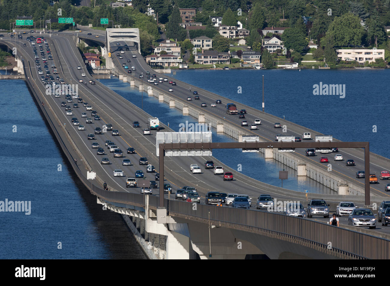 I 90 floating bridge traffic hires stock photography and images Alamy
