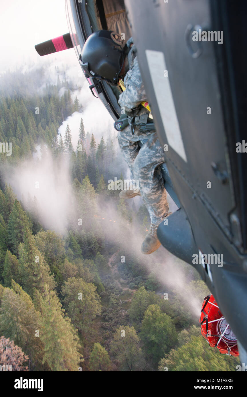 Helibase Crash Rescue Avey released hi-res stock photography and images - Alamy
