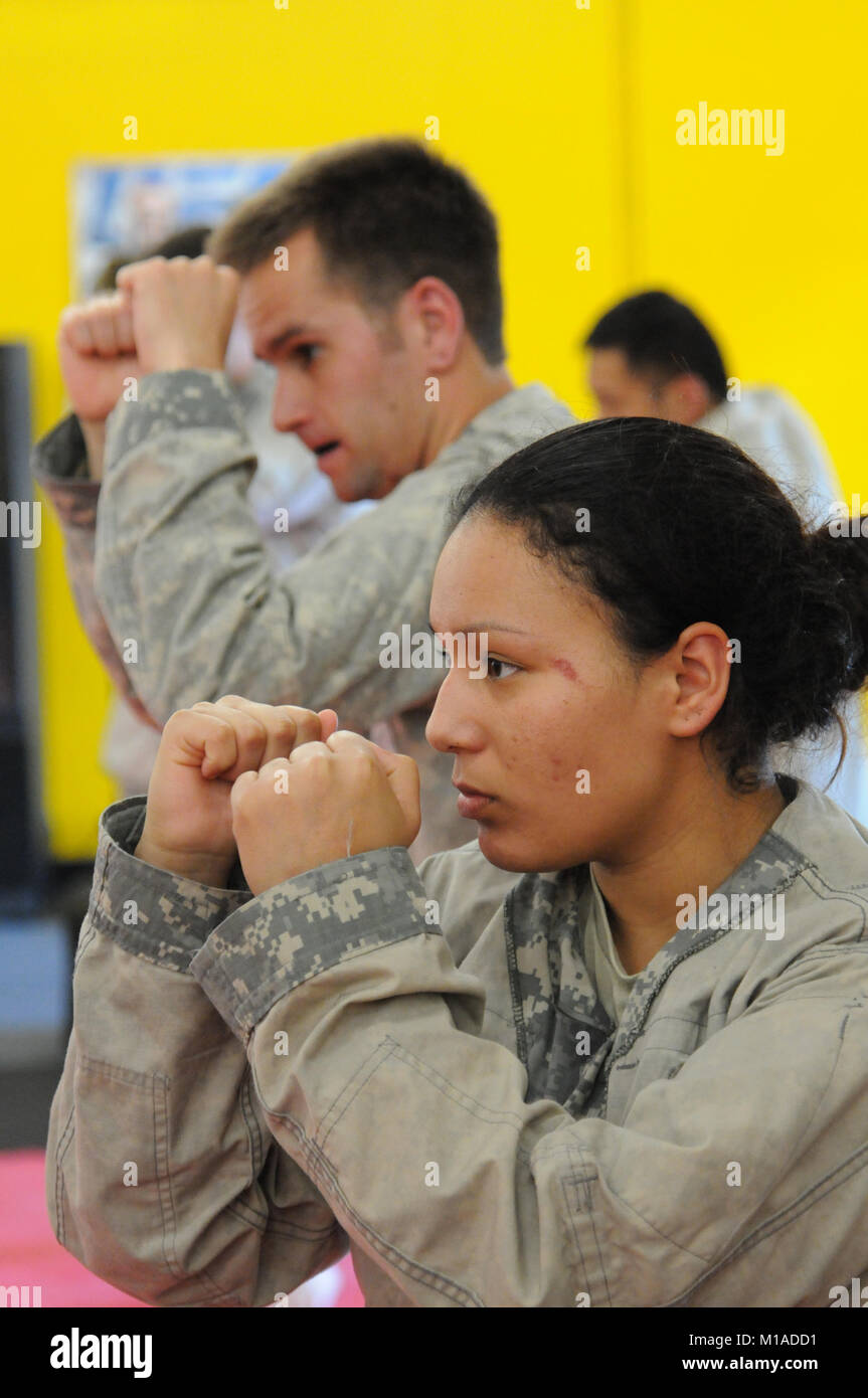 Soldiers of the 100th Troop Command take part in level one Modern Army ...