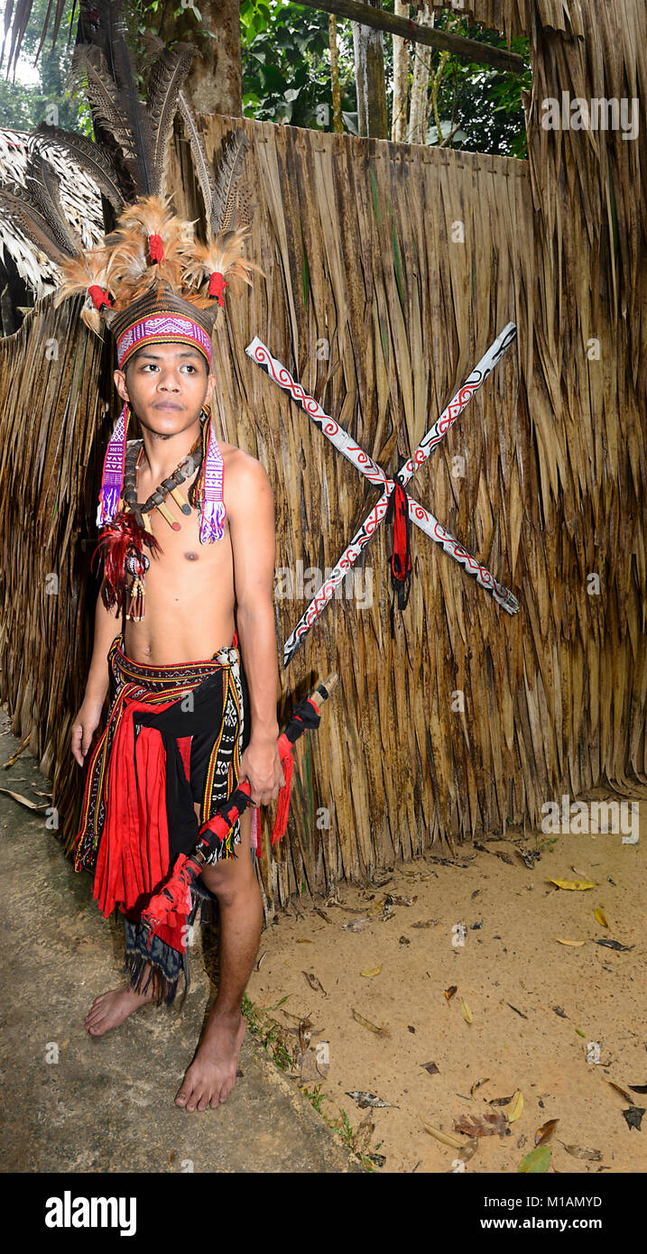 Tribal costume hi res stock photography and images Alamy