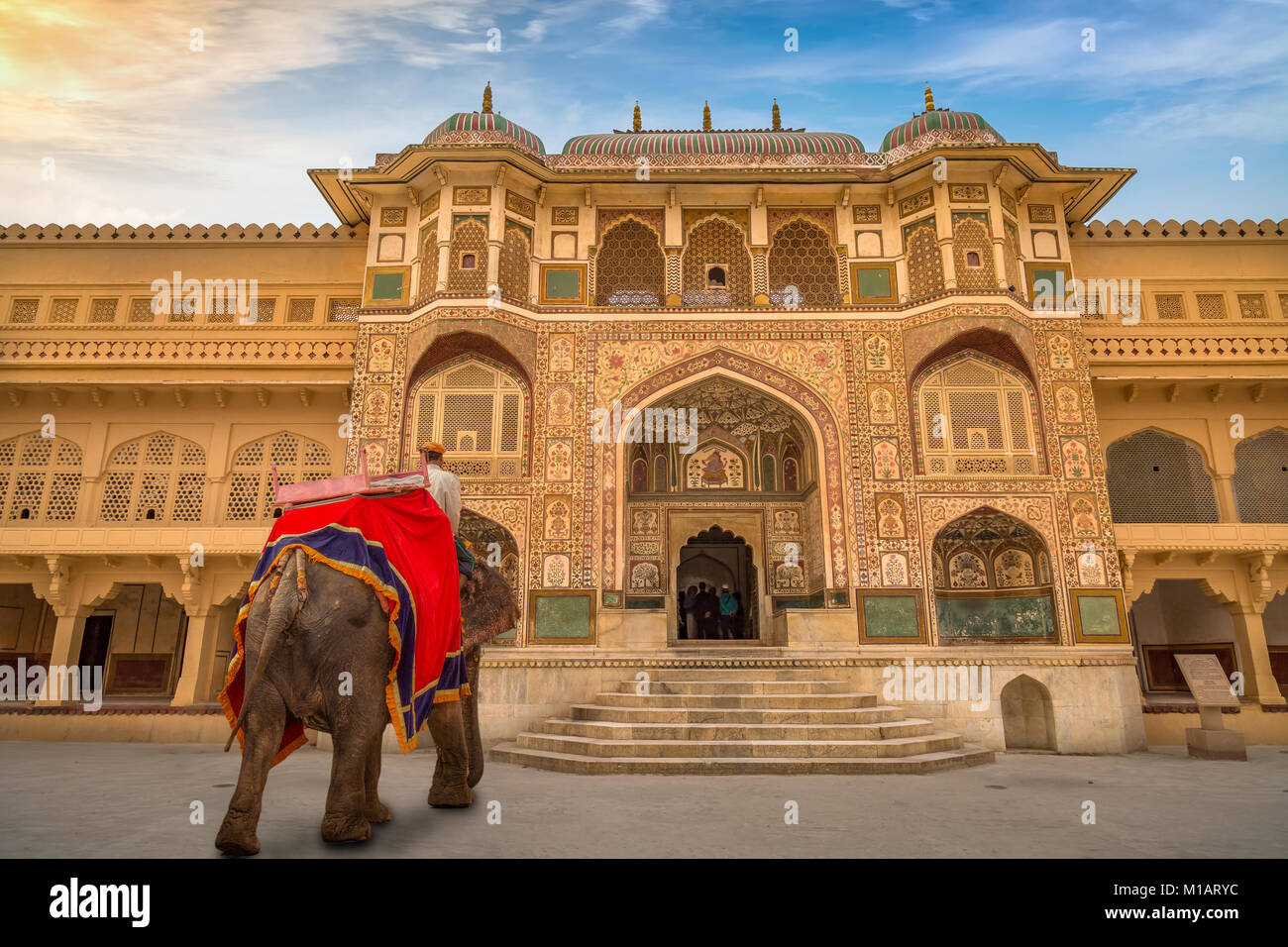 Indian old palace hi-res stock photography and images - Alamy