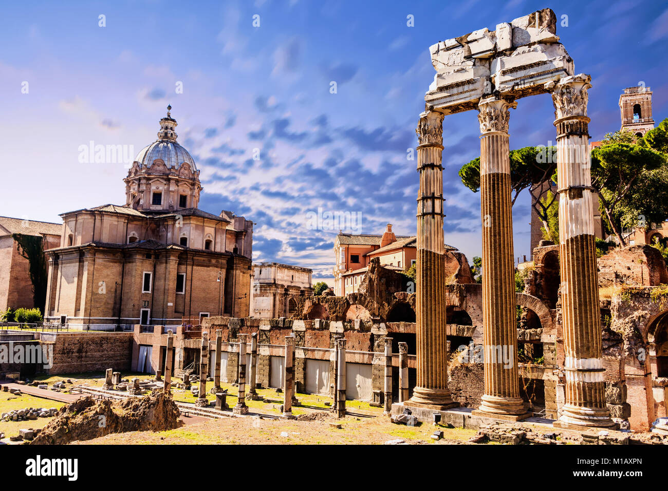 Under roman ruins hi-res stock photography and images - Alamy