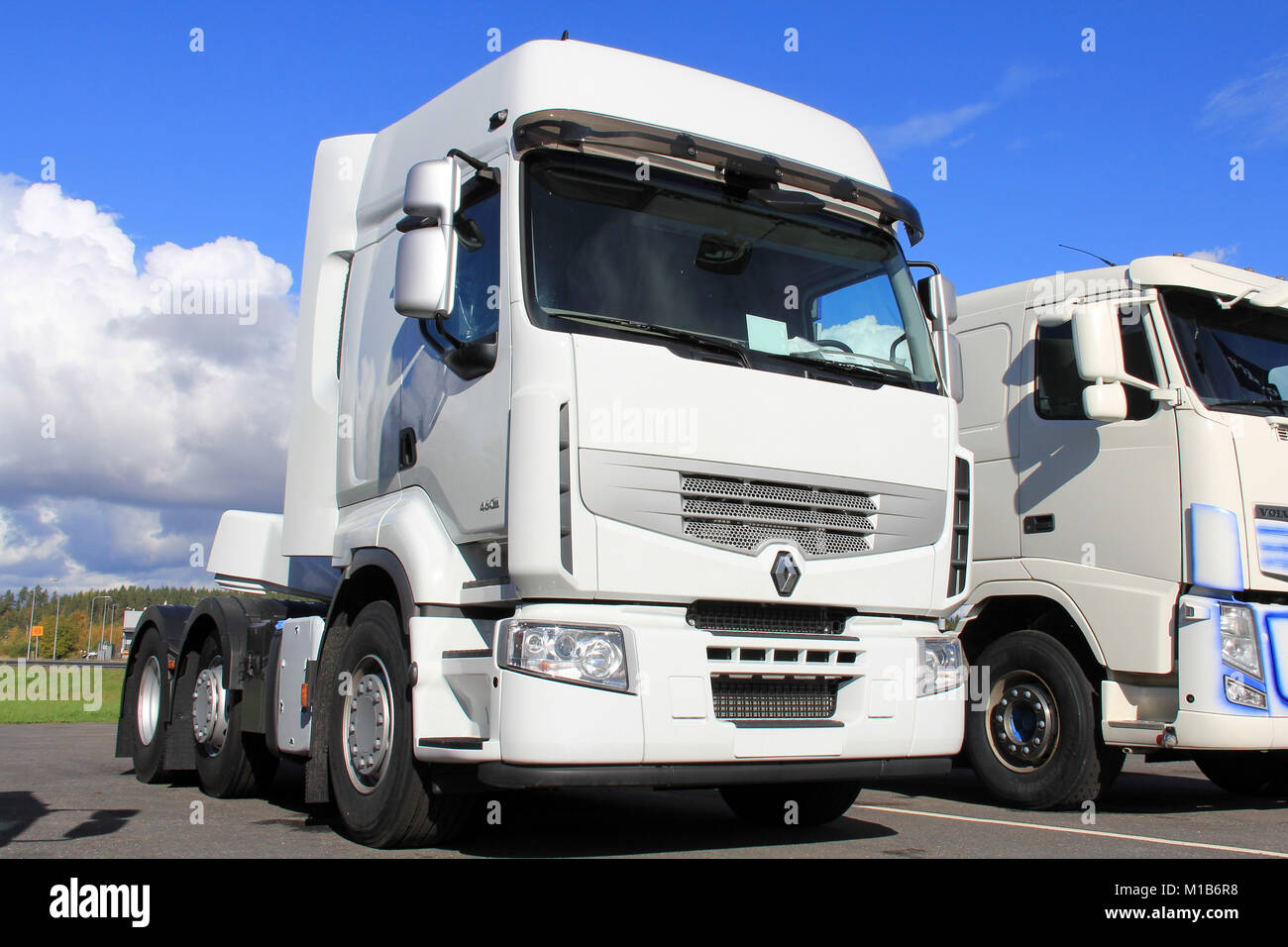 FORSSA, FINLAND - SEPTEMBER 22: White Renault Premium 460 Truck on September 22, 2013 in Forssa, Finland. The model features Automatic Engine Stop, wh Stock Photo