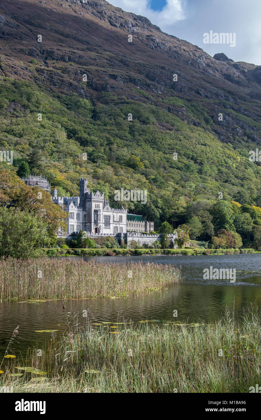 Christ statue kylemore hires stock photography and images Alamy