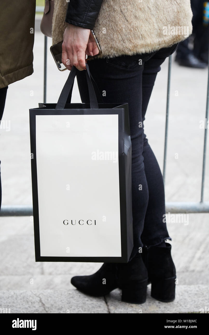 Gucci shopping bag online 2018