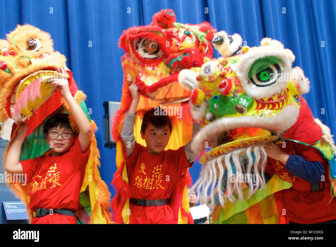 Chinese dragon dance children hi-res stock photography and images - Alamy