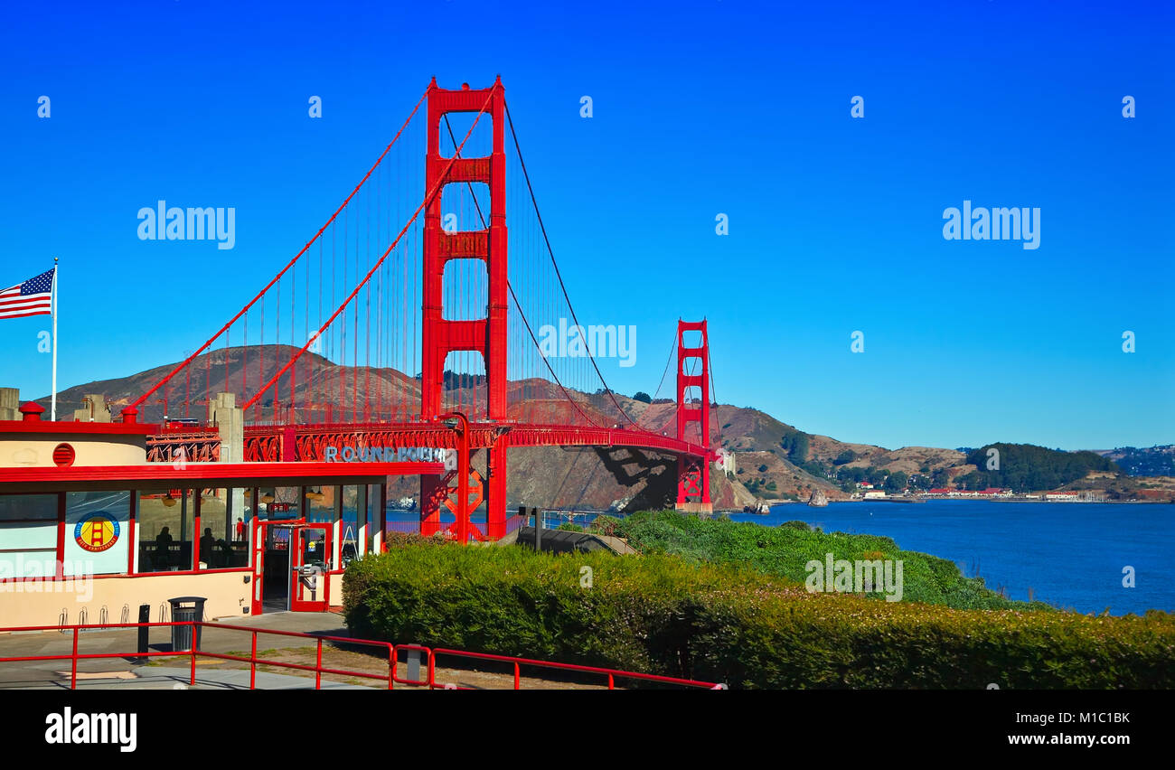 Golden Gate Bridge on sunny day Stock Photo - Alamy