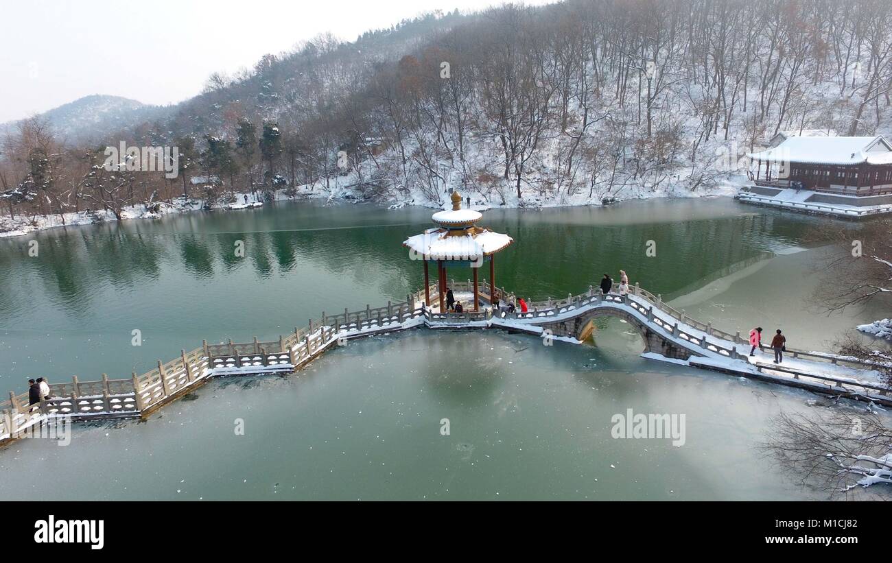 Chuzhou, Chuzhou, China. 29th Jan, 2018. Chuzhou, CHINA-29th January 2018: Snow scenery of Langya Mountain Scenic Area in Chuzhou, east China's Anhui Province. Credit: SIPA Asia/ZUMA Wire/Alamy Live News Stock Photo