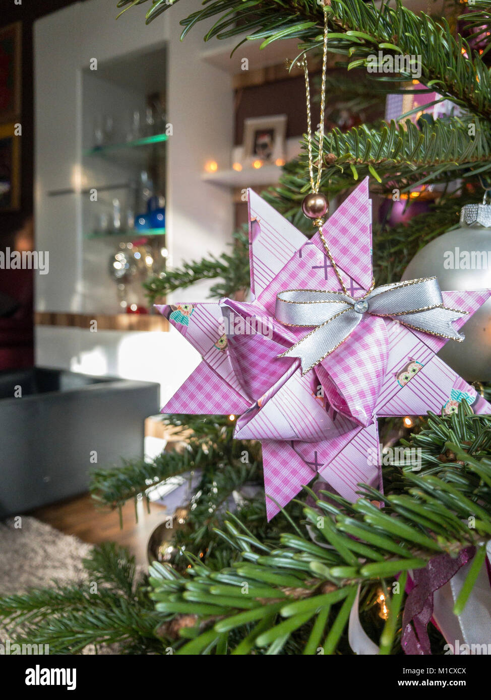 Star on christmas tree hires stock photography and images Alamy