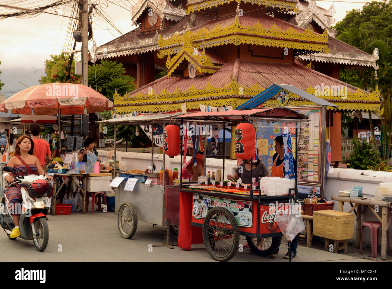 a marketstreet in the village of Pai in the north provinz of Mae Hong ...
