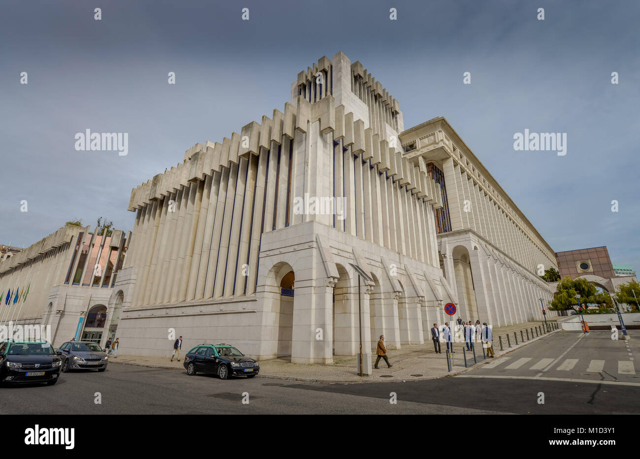 'Central bank Caixa Geral de depo itos', Avenida João XXI, Lisbon